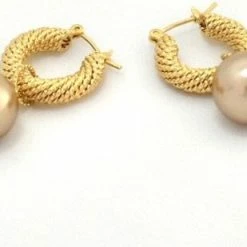 Kopen ⌛ JUNI Oorbellen JUNIoorbellen - JUNI Parel Oorbellen - Goud JUNI Pearl Oorbellen - Gold 🎁 -Sieraden-horloges Verkoop 550x309 44