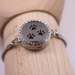Flash-uitverkoop ⭐ Bixorp Aroma Geurarmband Met Amulet Voor Etherische Olie - Hondenpootjes - Zilverkleurig Stainless Steel - Absorberende Watjes Voor Parfum & Essentiële Olie - Cadeau Voor Haar / Dames / Vriendin / Mama / Vrouwen 👏 -Sieraden-horloges Verkoop 550x366 26