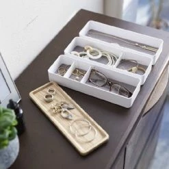Beste recensies van ✔️ Yamazaki 3-Tiered Slim Accessory Case With Lid - Rin - White ✨ -Sieraden-horloges Verkoop 550x366 32
