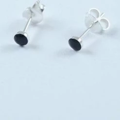 Nieuw 👍 House Of Jewels - Platte Zwarte 3mm Onyx Oorknoppen - 925 Zilver 🔔 -Sieraden-horloges Verkoop 550x391