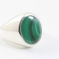Goedkoopste 💯 AsiAsia Ovale Hoogglans Zilveren Ring Met Malachiet - Maat 21 😀