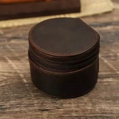 Korting 😉 Handgemaakt Luxe Horloge Rol 1 Stuk – Horlogedoos – Horloge Etui Leer – ⌚ Watch Roll – Horloge Houder Sieradendoos – Horloge Opbergdoos Heren – Bruin 🛒 -Sieraden-horloges Verkoop 550x497