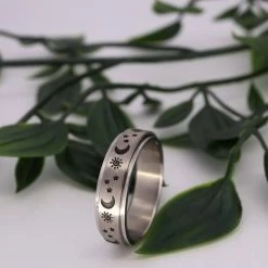 Goedkoop ⭐ Despora Anxiety Ring - (ster Maan) - Stress Ring - Fidget Ring - Draaibare Ring - Spinning Ring - Spinner Ring - Zilver Plated - (18.50 Mm / Maat 58) ⭐ -Sieraden-horloges Verkoop 550x550 1074