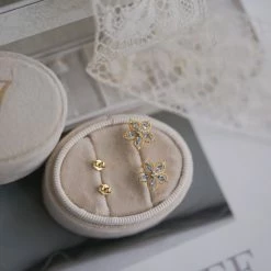 Flash-uitverkoop ⭐ CiCi'De Jewelry Amsterdam Bauhinia-gedetailleerd Ontwerp Elegante Bloem Oorstekers - Goud Vermeil - Natuurlijke Hemelsblauwe Topaas 🧨 -Sieraden-horloges Verkoop 550x550 955