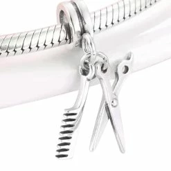 Goedkoop 🔥 Tracelet - Zilveren Bedels - Bedel Kapper | Kam En Schaar | 925 Sterling Zilver - Pandora Compatible - Met 925 Zilver Certificaat - In Leuke Cadeauverpakking - Kerst Tip 😉