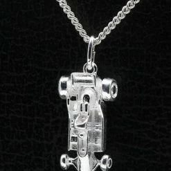 Begroting 🔔 MOOYE ® - Collectie Zilveren Race Auto Ketting Hanger - Formule 1 🔔